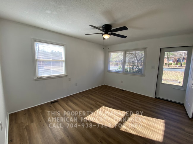 3818 Vanderburg Dr
