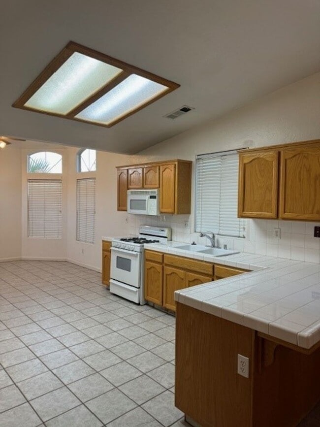 Photo - 8706 Hoodsport Ave