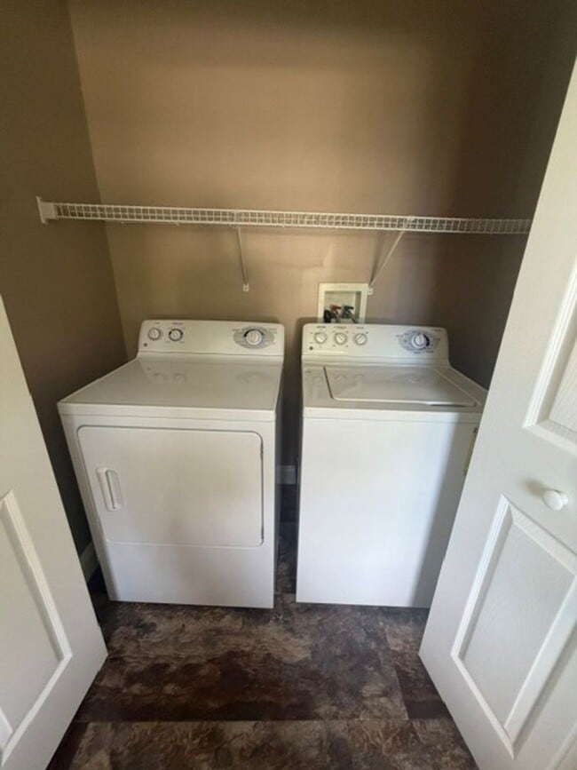 Photo - 326 Elmshire Dr