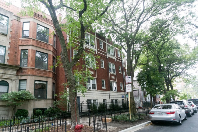 Building Photo - 2830 N Burling St Rental
