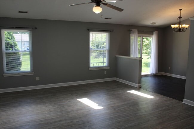 Photo - Cute Ranch Home in a great Avon Neighborhood!