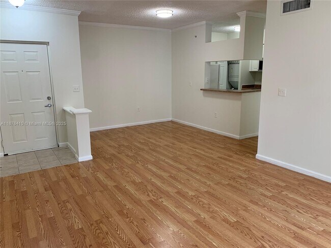 Photo - 17150 N Bay Rd Unidad 2717