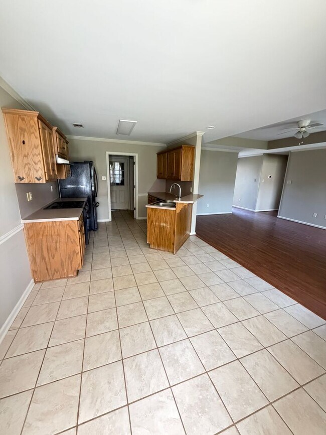 Photo - 102 Plumdale Dr