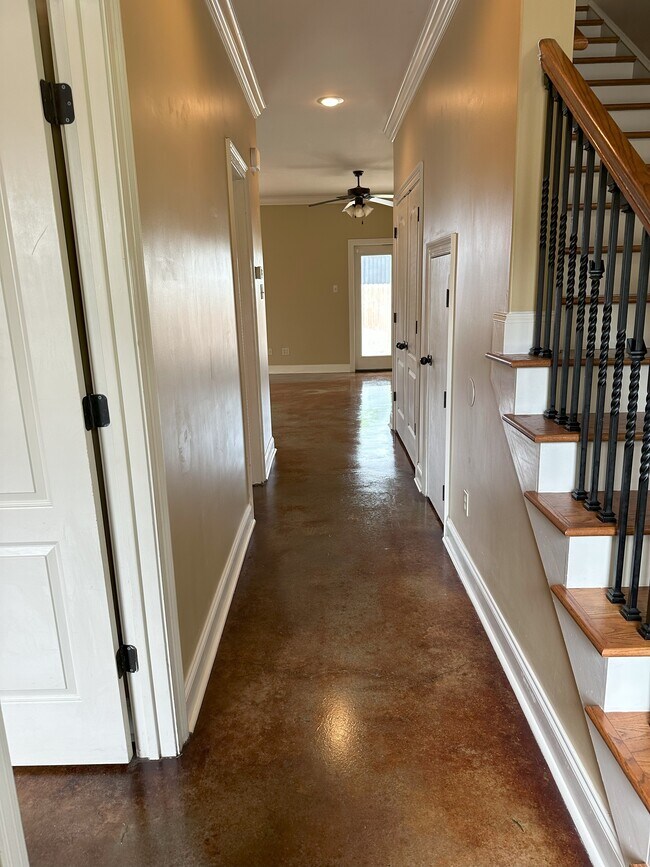 Photo - 111 Village Square Dr