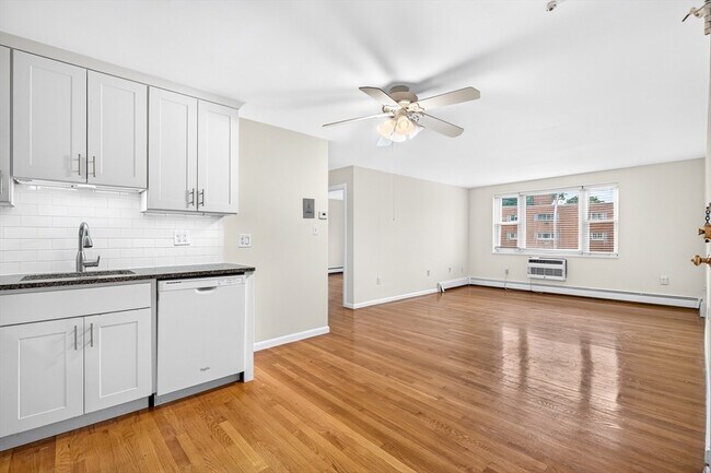 Photo - 190 Mt Auburn St Unit 2-2