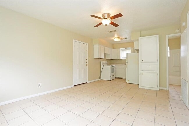 Photo - 2460 W Shane St