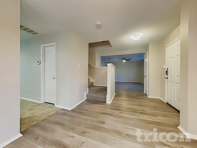 Photo - 1113 Beeblossom Dr