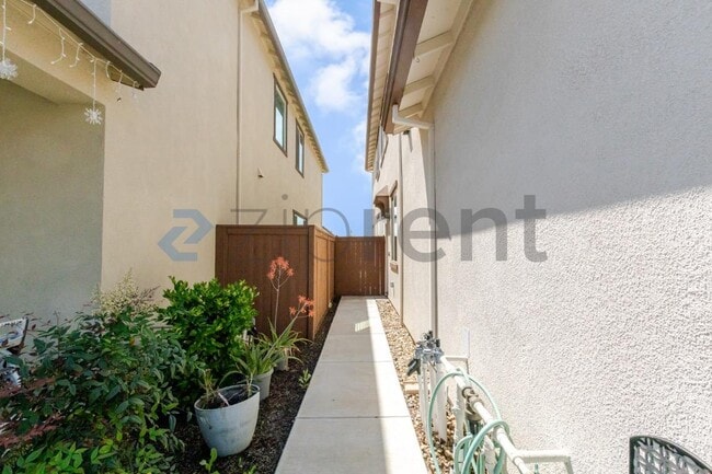 Photo - 6193 Oberlander Dr