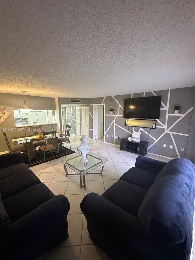 Photo - 4158 Inverrary Dr Unidad 405