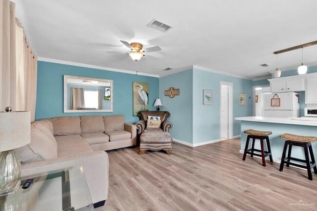 Photo - 19 W Gardenia St