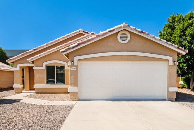 Building Photo - 8748 E Crescent Ave