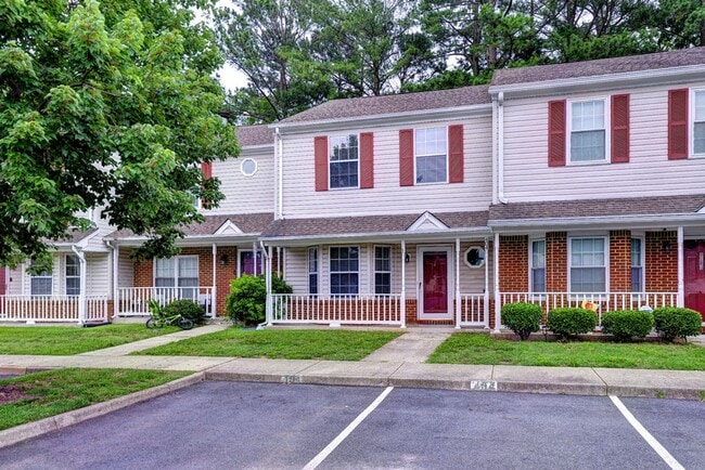 Coventry Townhome Move In Ready. - Coventry Townhome Move In Ready.