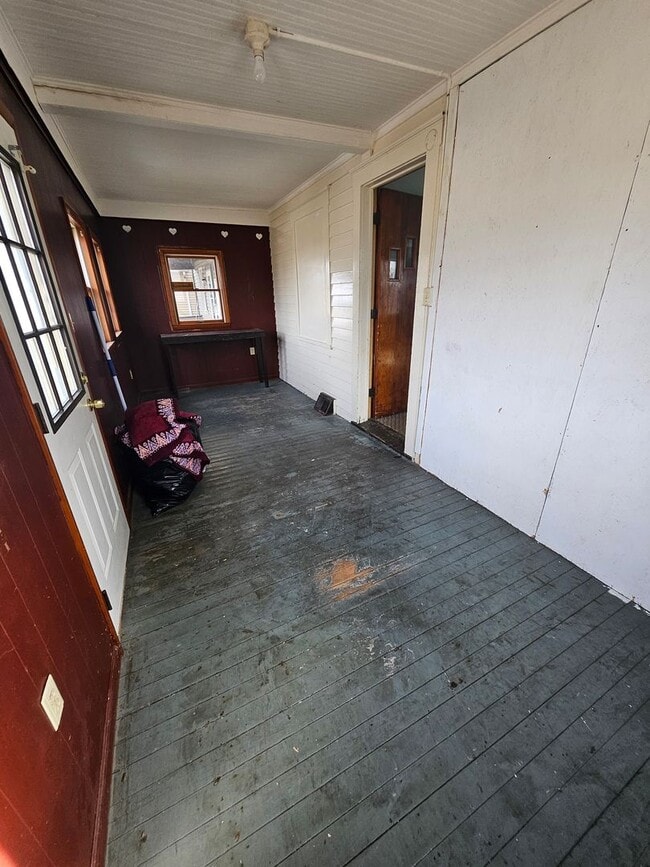 Photo - Lower 2 bedroom unit Eastside Unit 1309 E 10th St #1