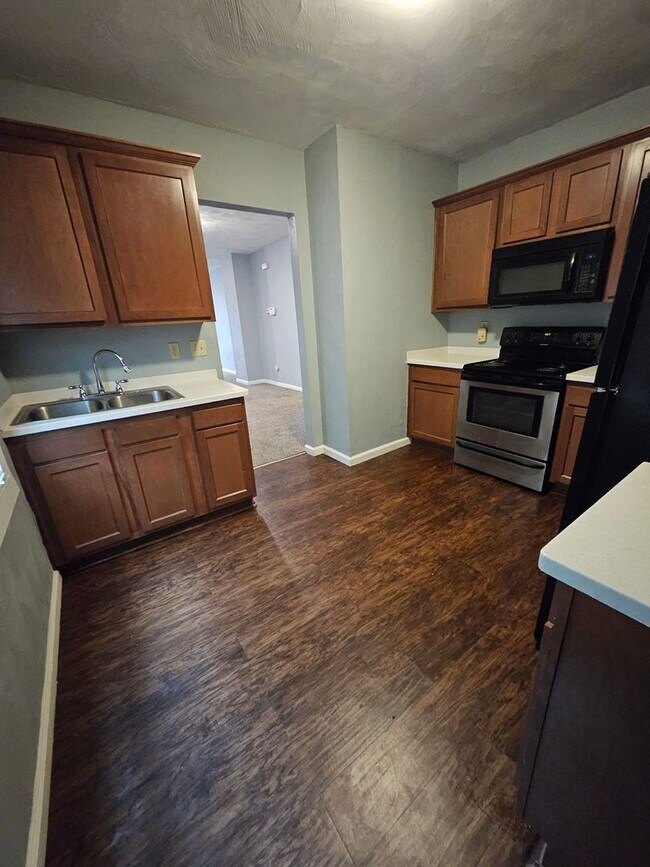 Photo - Lower 2 bedroom unit East Side