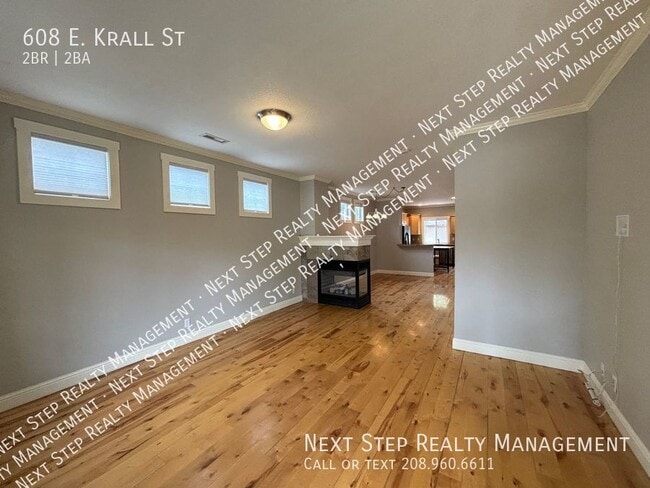 Photo - 608 E Krall St