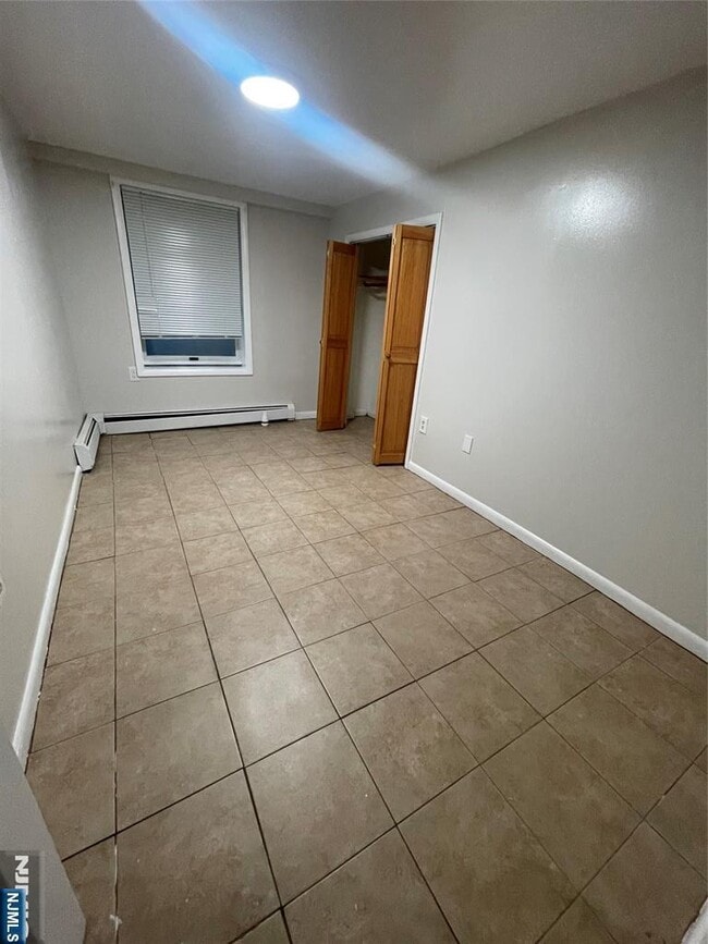 Photo - 171 Charles St