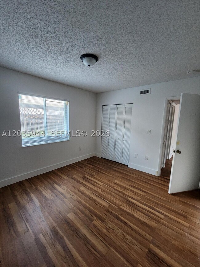 Photo - 10019 W Okeechobee Rd Unit 102