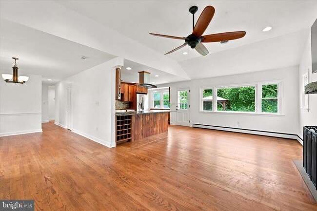 Photo - 1058 Glen Hall Rd