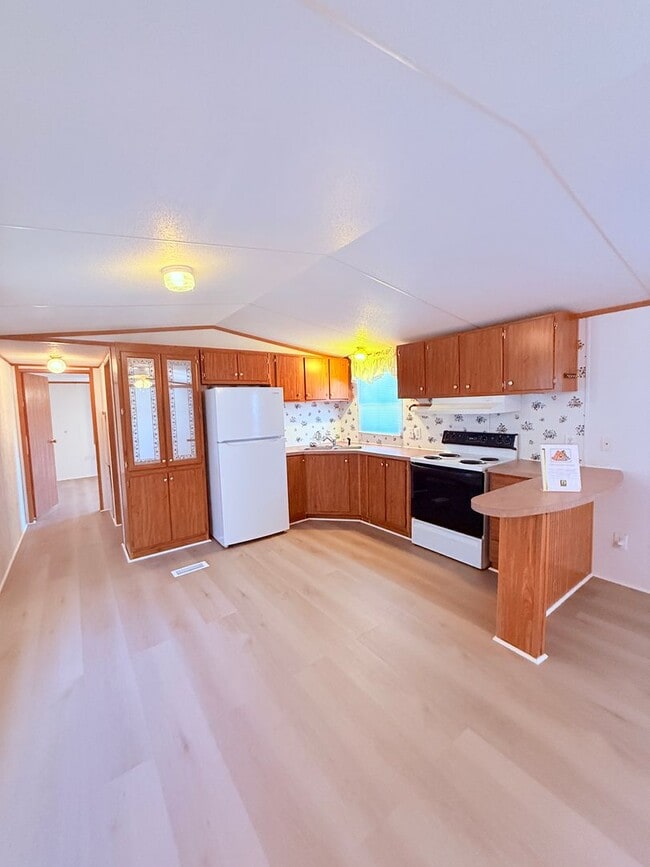 Photo - Single Wide Home 5 minutes to Wrightsville Beach and UNCW 2 bedroom with deck