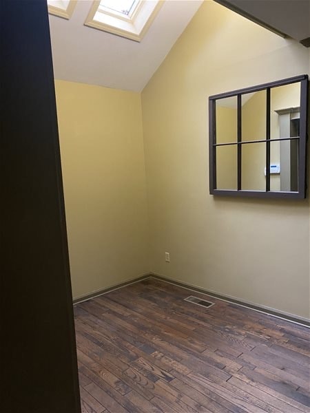 Photo - 618 W Lelia St