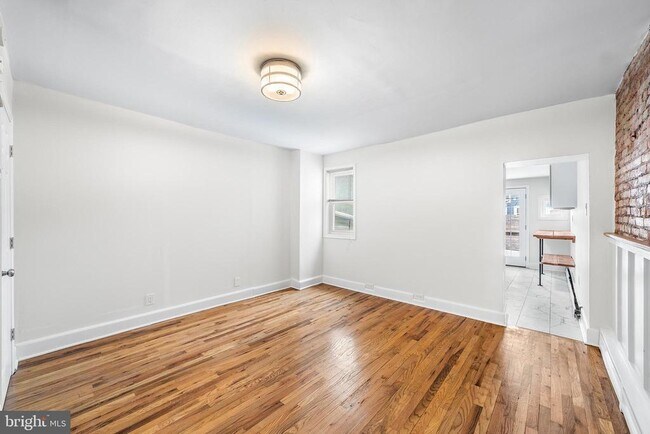 Photo - 2415 E Firth St