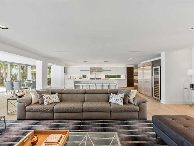 Photo - 714 S Lake Dr