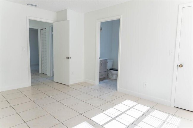 Photo - 11680 NW 39th St