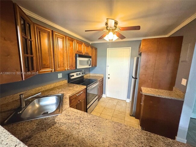 Photo - 2324 S Cypress Bend Dr Unit 415