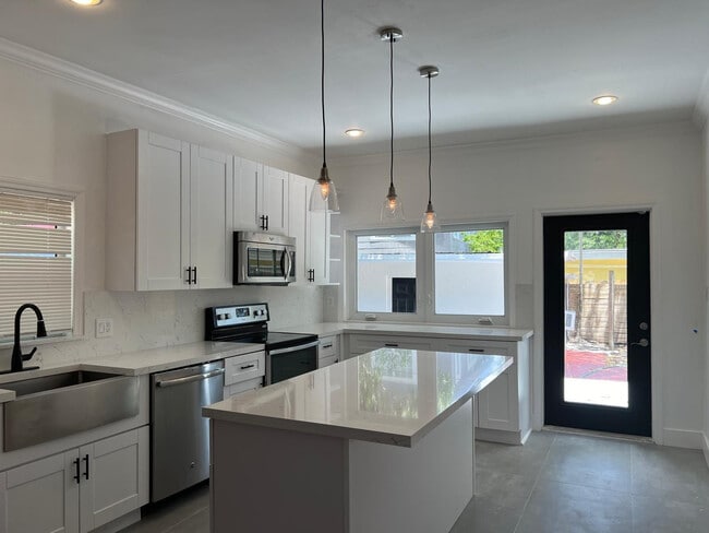 Photo - 45 NE 50th St