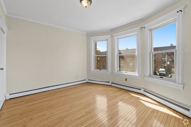 Building Photo - 122 Jewett Ave Unit B Rental