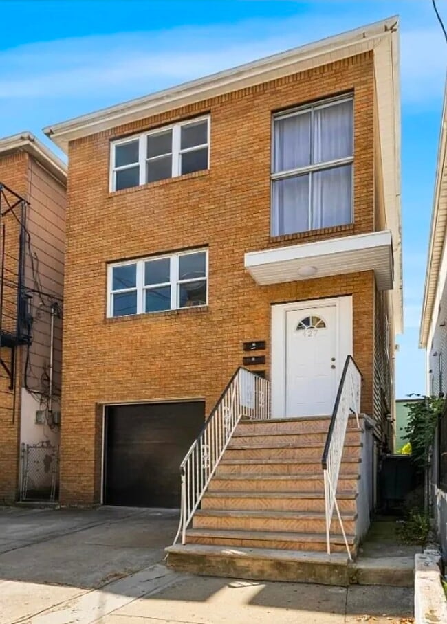 Photo - 427 5th St