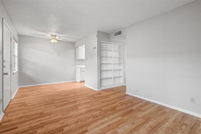 Photo - 307 E 31st St Unit 206