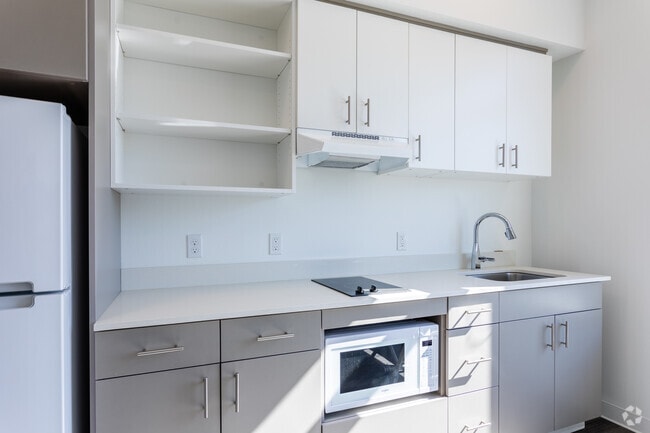 1BR, 1BA - 462 SF