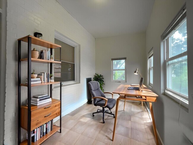 4023 9th St NE Unit 4