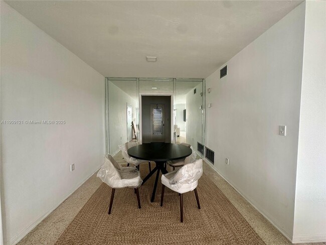 Photo - 1135 101st St Unidad 3