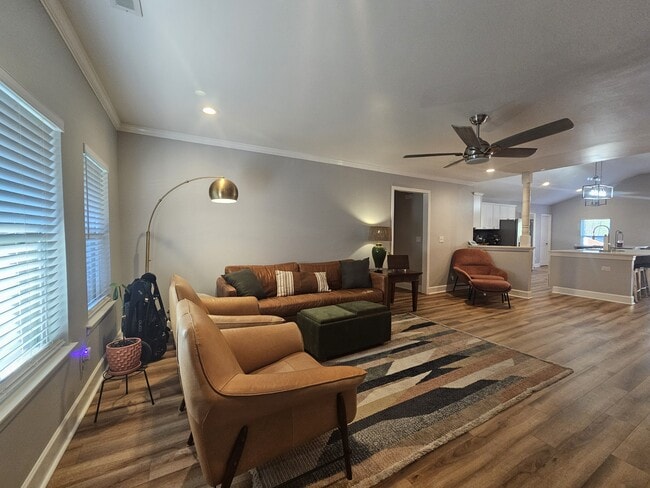 Photo - 2737 Celia Ave