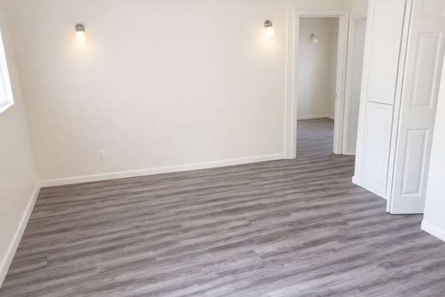 Photo - Ash Duplex Unit 1311