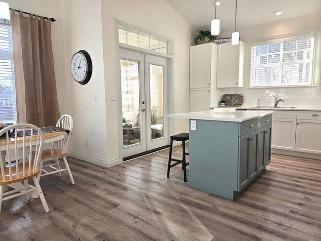 Photo - 2450 Radio Tower Rd Unité SI ID1522009P