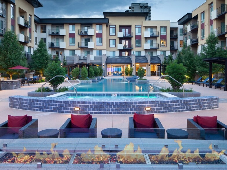 CherryCreek_amenity_pool (2)