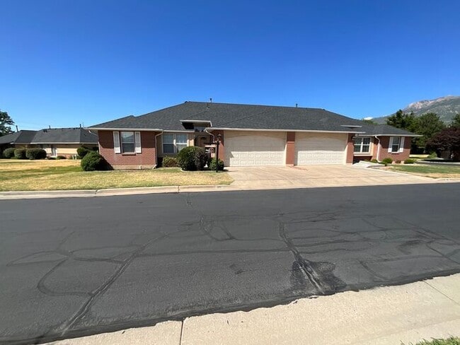 Photo - 4 bdrm 3 bth Home 2 Car Garage- HOA with Pool