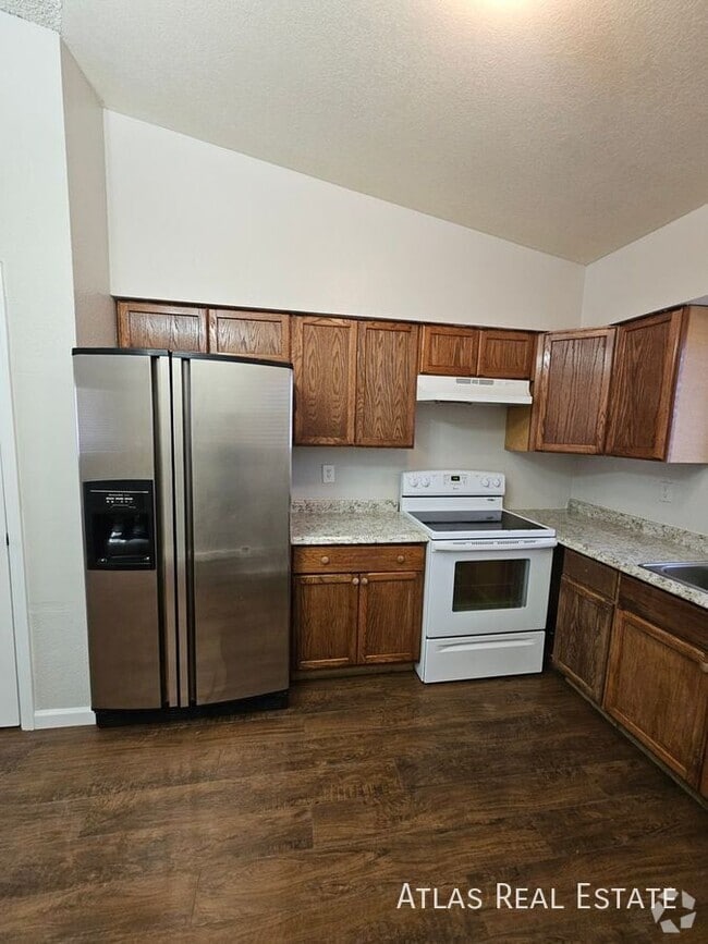 Building Photo - 306 E Vine Cir Unit 202 Rental
