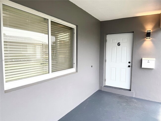 Photo - 2213 Madison St Unit 6