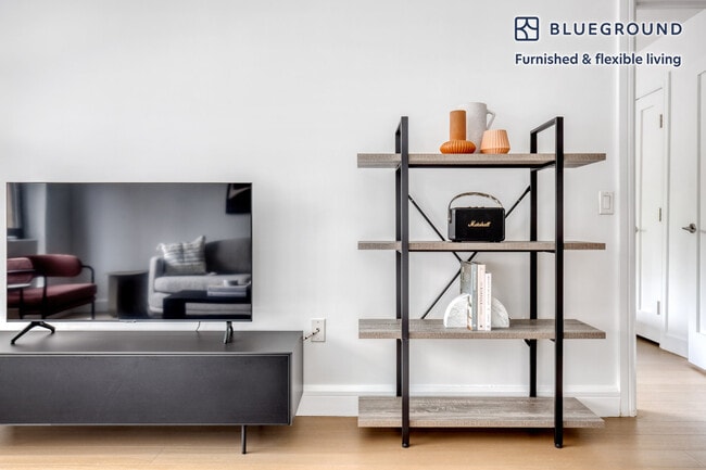 311 W 50th St Unit SI FL2-ID810