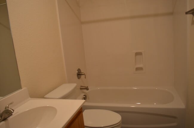Photo - 308 Elbert Ln Apartment Unit B - STILL OCCUPIED BY RESIDENT