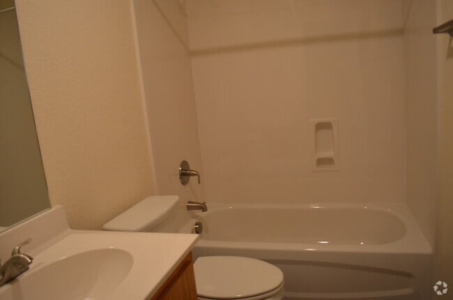Building Photo - 308 Elbert Ln Unit B - STILL OCCUPIED BY RESIDENT Rental