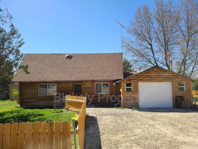 Photo - 15905 Ellis Ave