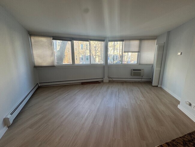 Photo - 516 Green St Unit 1D