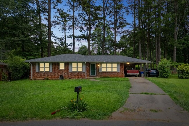 Charming 3BR House in Decatur - Charming 3BR House in Decatur