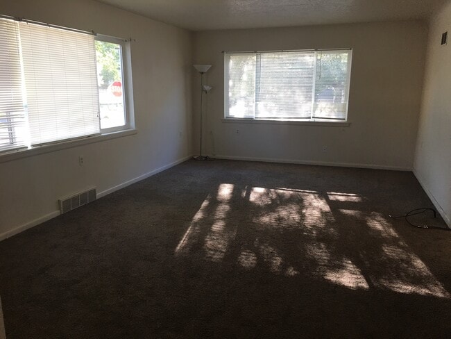 Photo - 1204 W Maple St