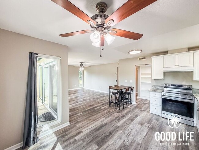 Photo - 1817 E Grand Ave Unidad 11
